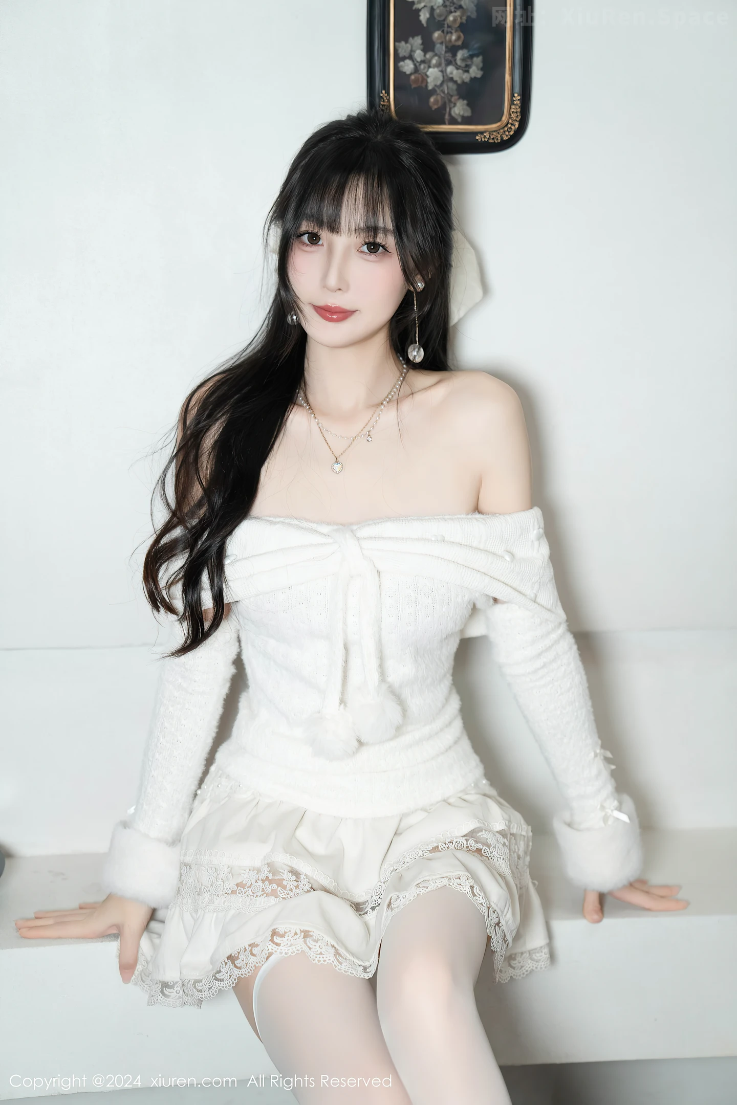 图片[2]-[XiuRen秀人网] VOL.9658 模特林星阑白色连衣短裙露红色情趣内衣配白丝袜秀美腿诱惑写真93P-秀人网官方网站